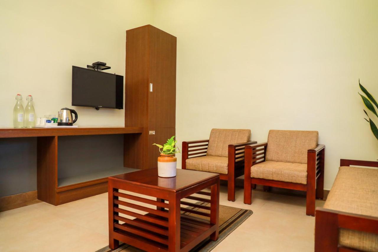 Golden Fern Resort Kanthalloor Экстерьер фото